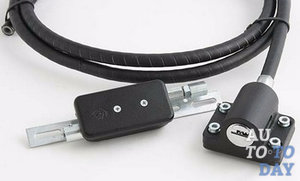 Механический блокиратор капота Механический блокиратор капота