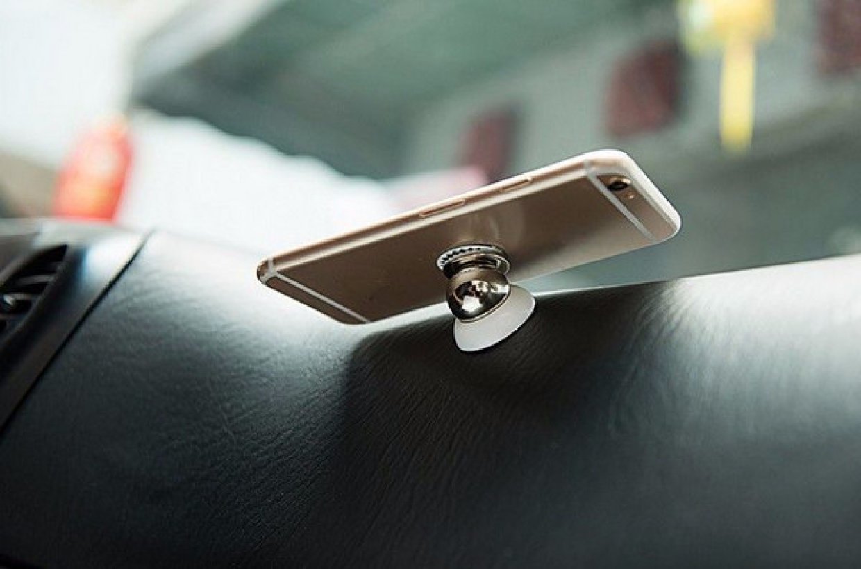 Шарик на магните