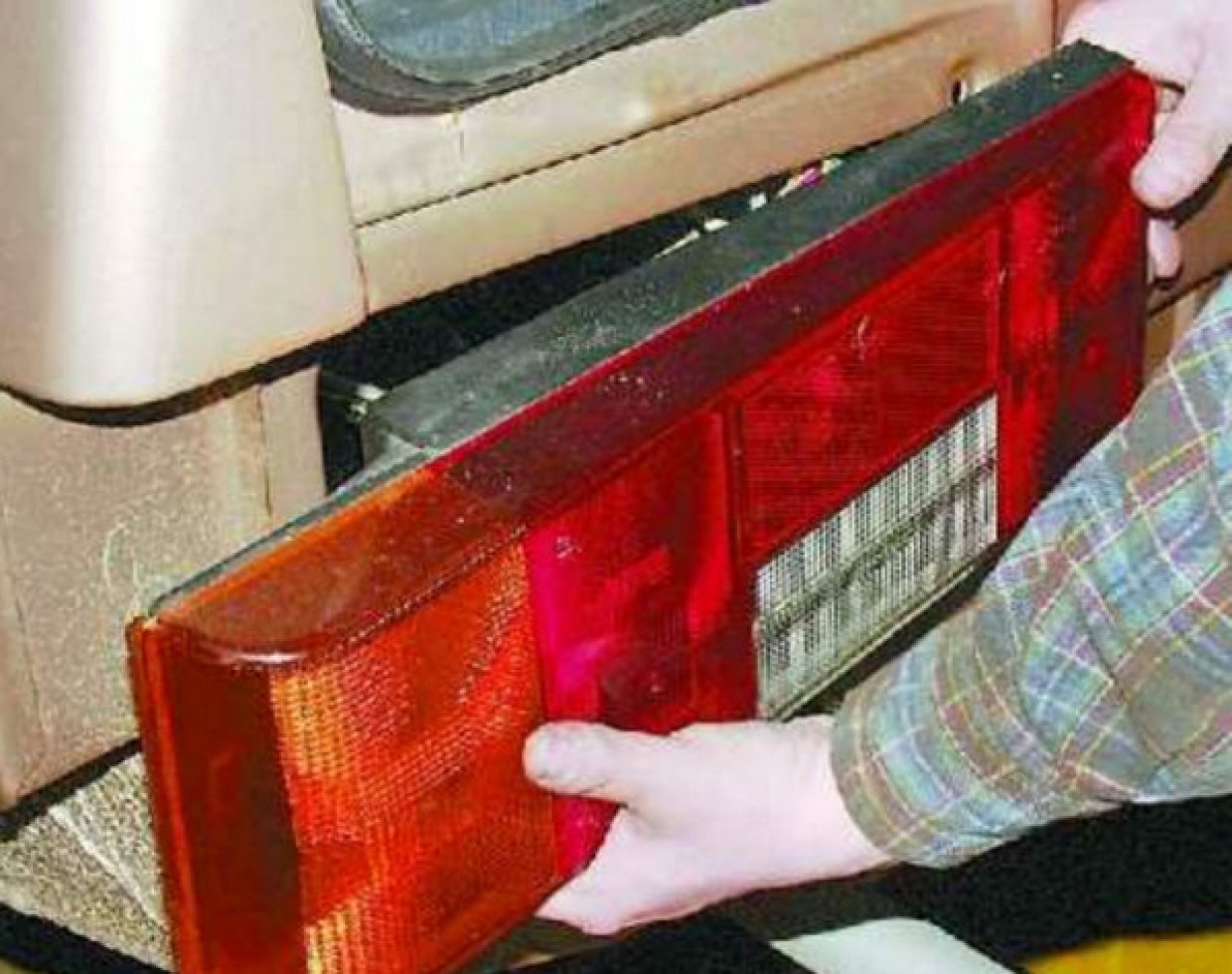 Достаем фару