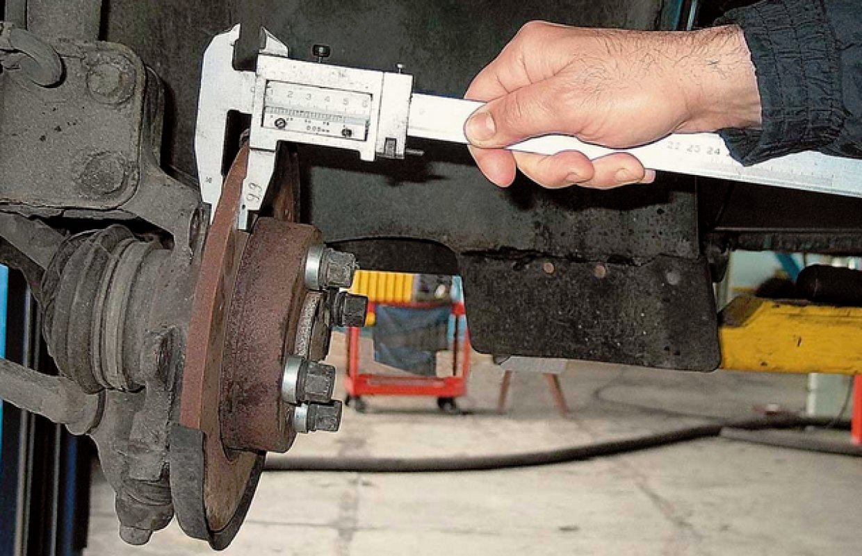 Определение износа тормозных колодок Определение износа тормозных колодок