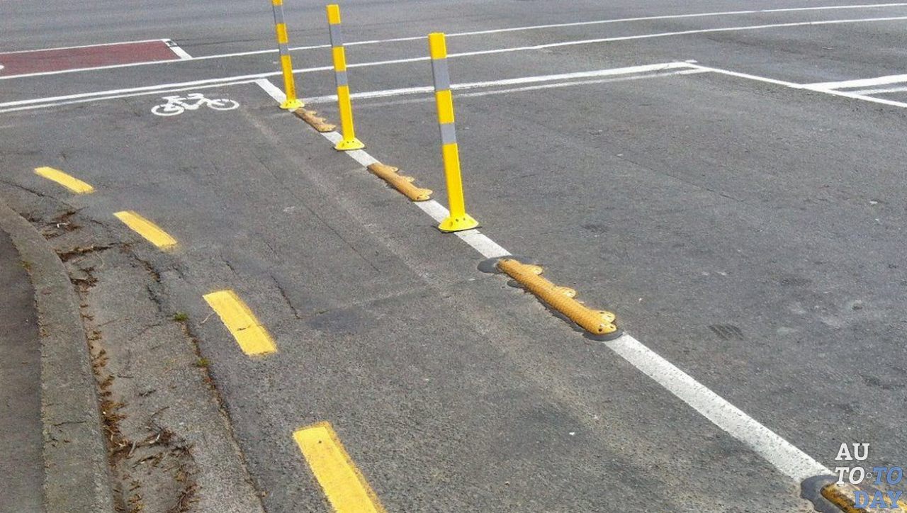 Прерывистая желтая разметка Прерывистая желтая разметка