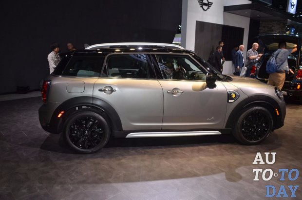 Компания Мини будет собирать свой 1-ый электрокар Cooper E на британском заводе Компания Мини будет собирать свой 1-ый электрокар Cooper E на британском заводе