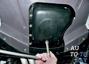 Откручиваем сливную пробку