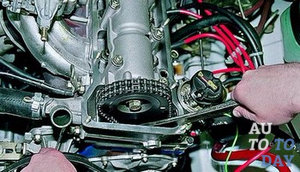 Выставляем распредвал Выставляем распредвал