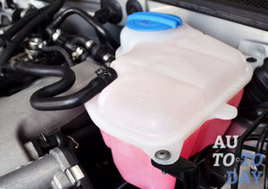 Антифриз в бачке