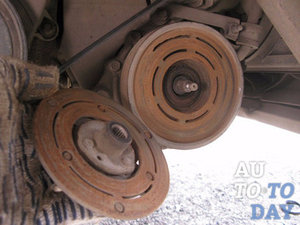 Снимаем диск Снимаем диск