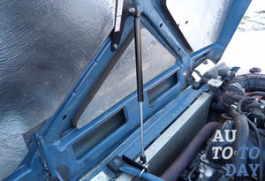 Газовый упор капота