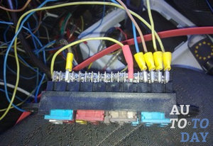Дополнительный блок предохранителей