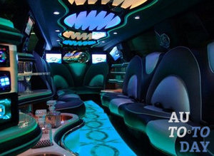 Внутри лимузина