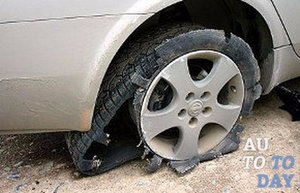 Лопнувшая покрышка Лопнувшая покрышка