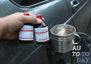 Спирт для удаления воды в бензобаке