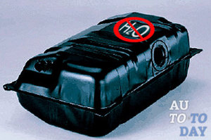 Удаляем воду из бензобака