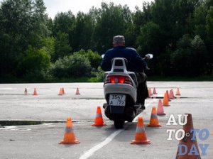 Учимся ездить на мотоцикле Учимся ездить на мотоцикле