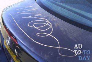 Поцарапали авто