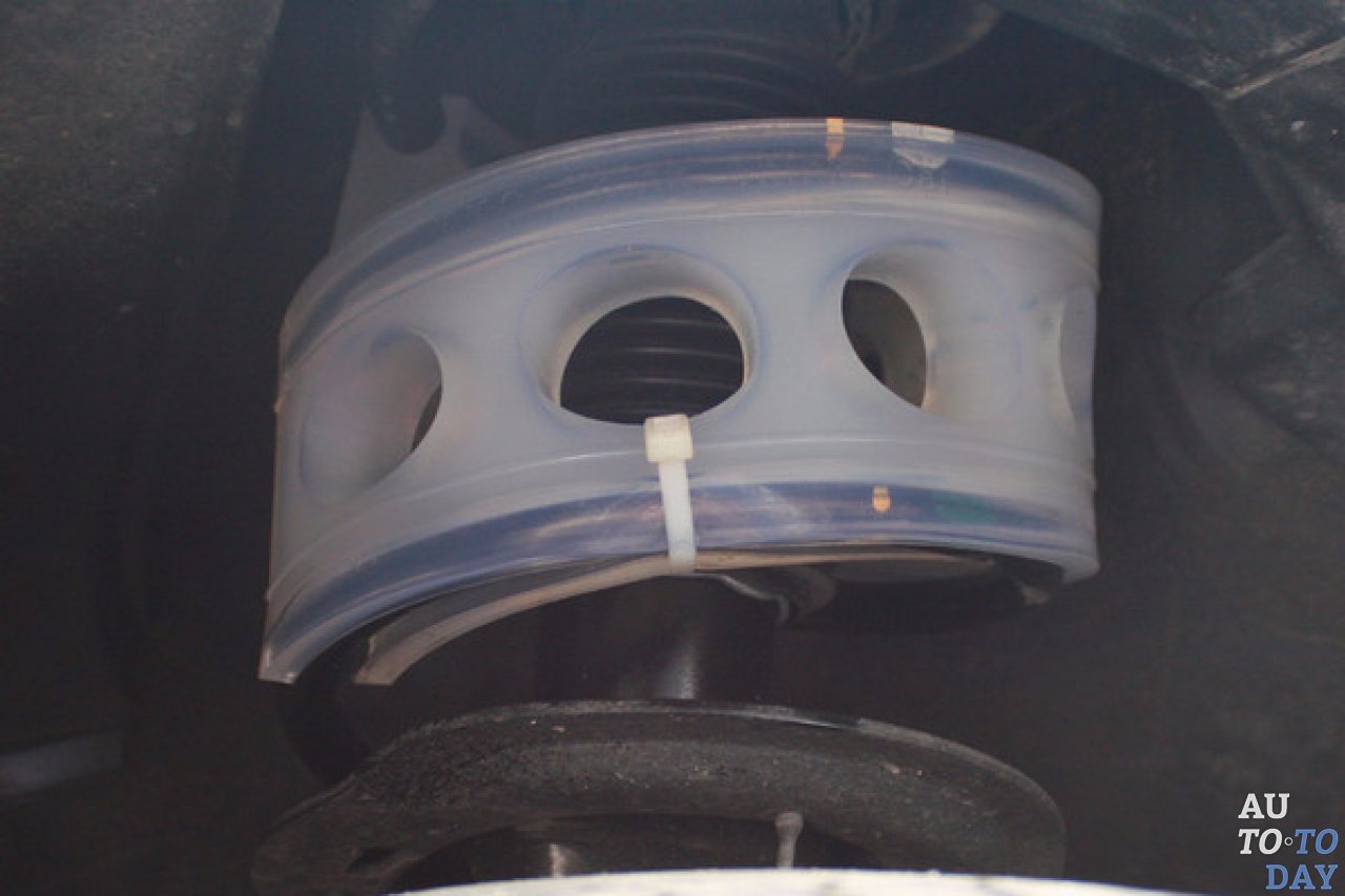 Скрепляем хомутом Скрепляем хомутом