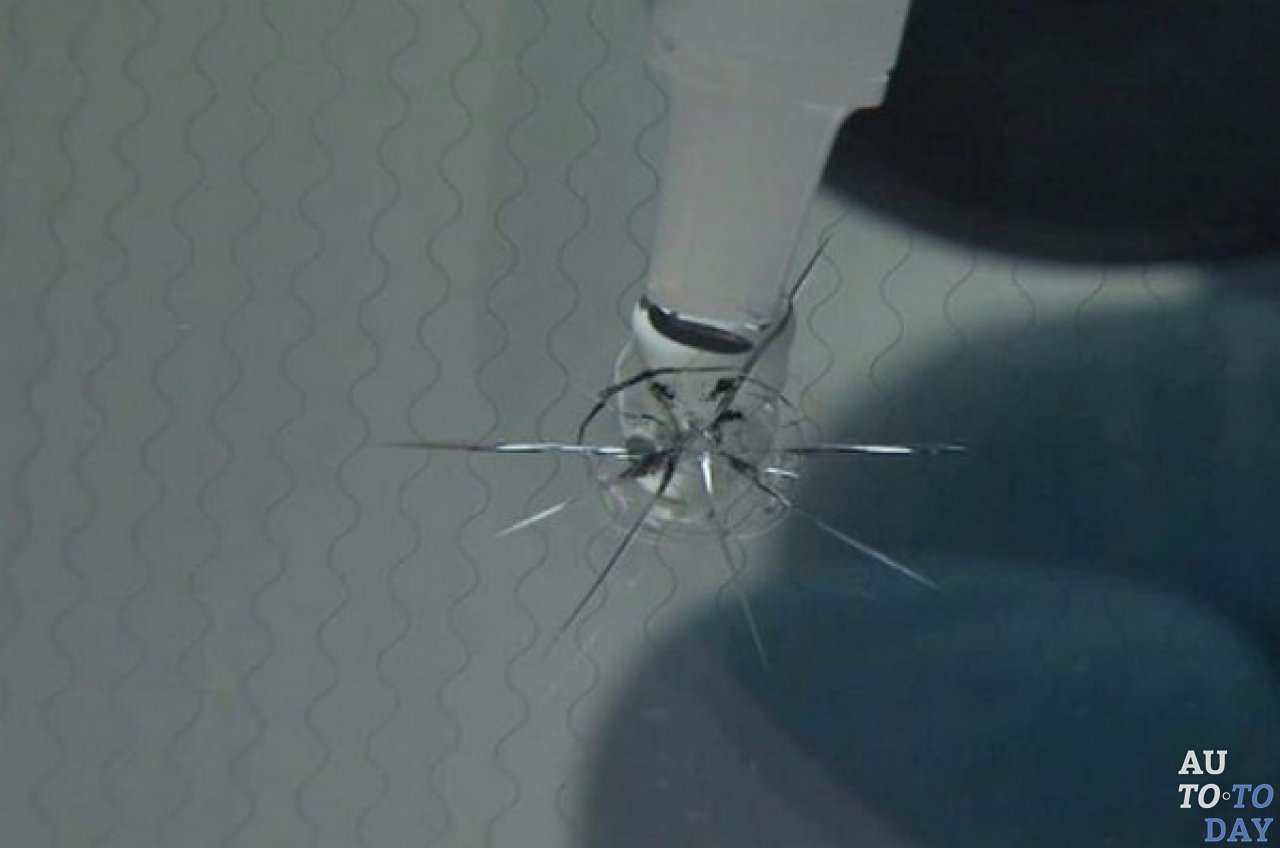 Обезжириваем место скола Обезжириваем место скола