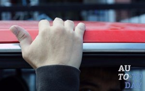 Машина бьет током Машина бьет током