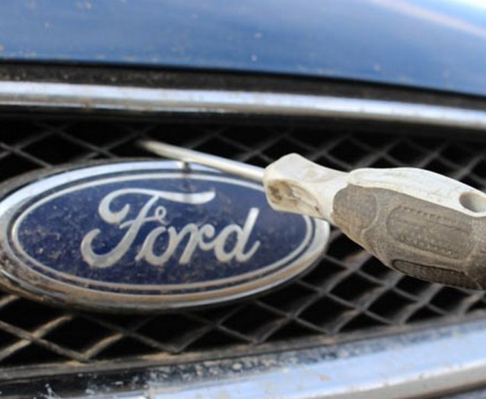 Форд фокус как открыть капот без ключа. Открыть капот Форд фокус 2. Капот Форд фокус 2 открывается. Капот Форд фокус 1. Ford Fusion открытие капота.