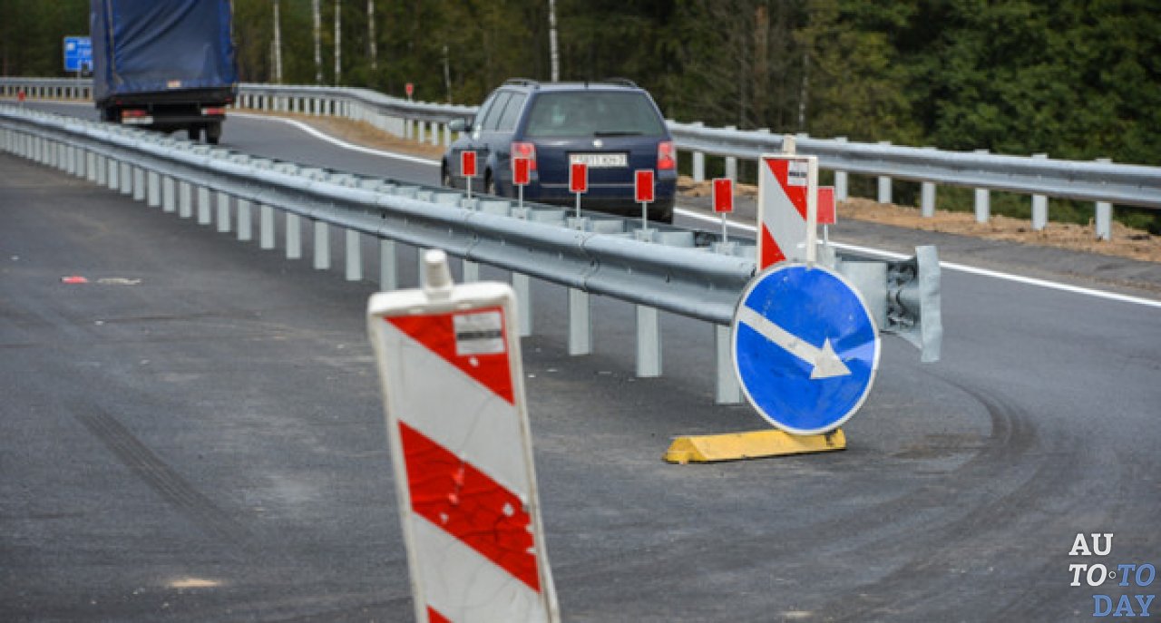 Объезд препятствия справа