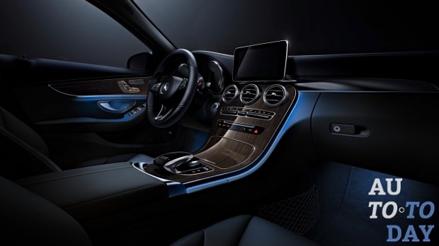 Mercedes-Benz C-Class получил особенное освещение салона
