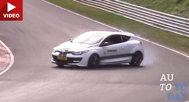 Новый Renault Megane RS заметили за выполнением ошеломляющих приемов дрифта