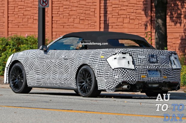 Обновленный Ford Mustang с откидным верхом был замечен во время тестирования