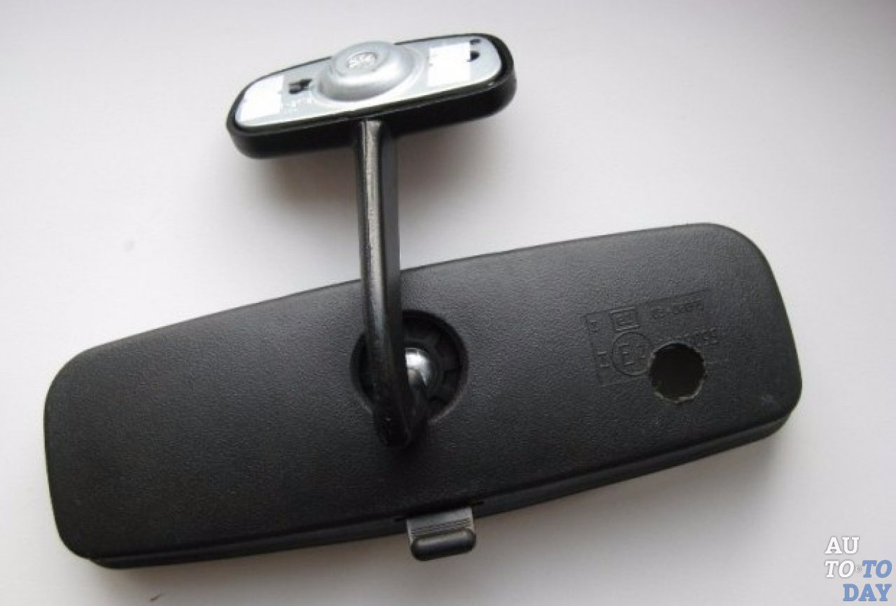 Вырезаем отверстие для камеры