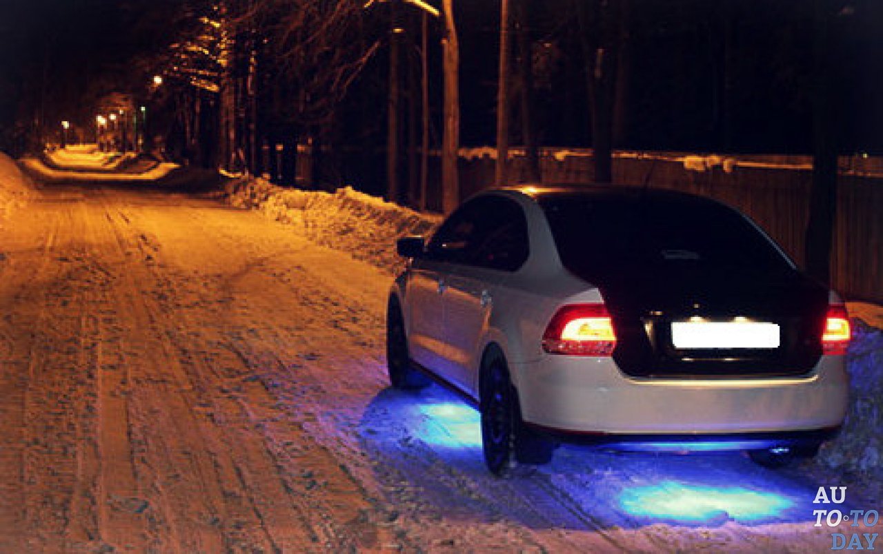 VW Polo sedan подсветка ног