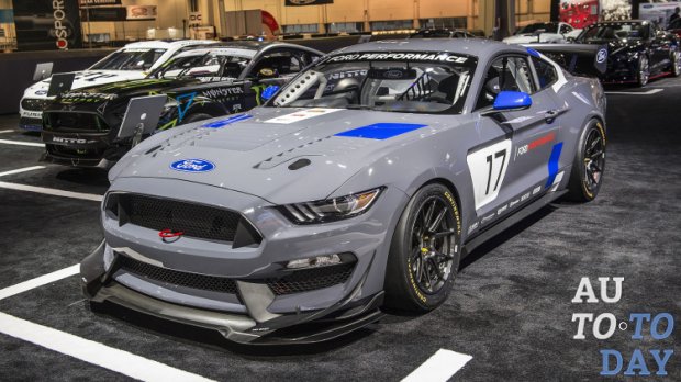 Ford представил гоночный автомобиль Mustang GT4