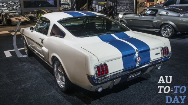 Revology воссоздал классический Mustang Shelby GT350