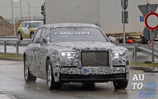 Прототип Rolls Royce Phantom показал свои фары