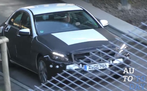 Обновленный Mercedes-Benz C-Class уже начали тестировать