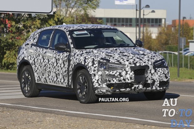 Кроссовер Alfa Romeo Stelvio замечен на улице