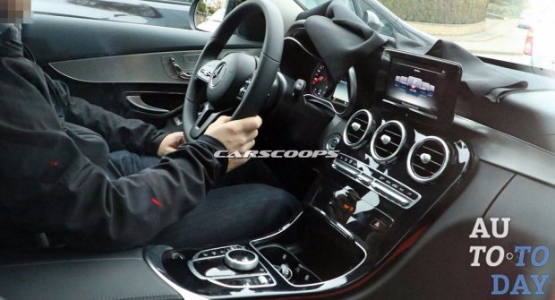 Обновленный Mercedes C-Class показал новый интерьер