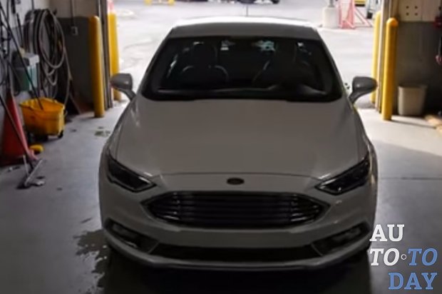 Автономный Ford Fusion второго поколения теперь выглядит элегантно и просто