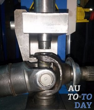 Замена крестовины кардана заводским способом