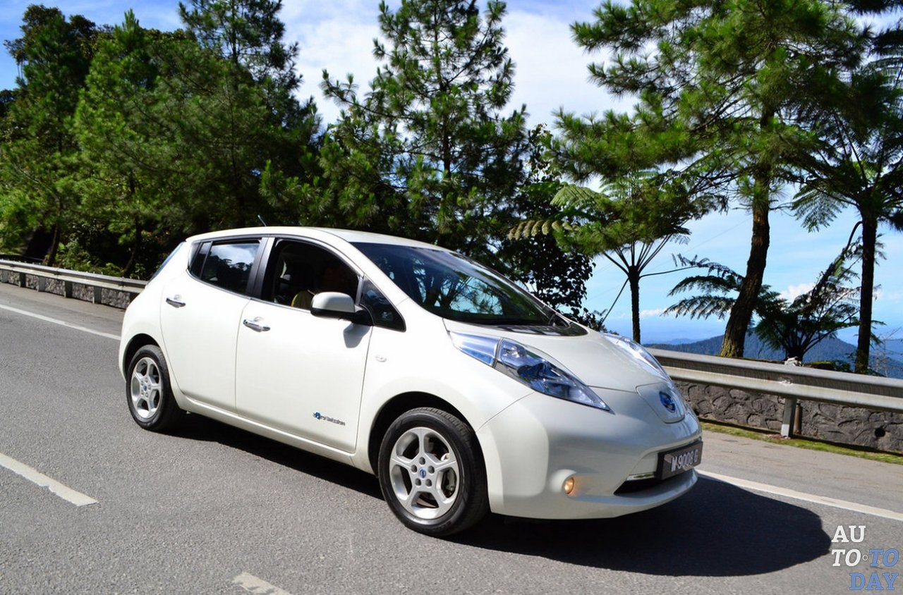 Электро автомобиль Nissan Leaf Электро автомобиль Nissan Leaf