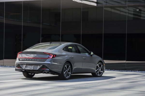 Hyundai седан бизнес