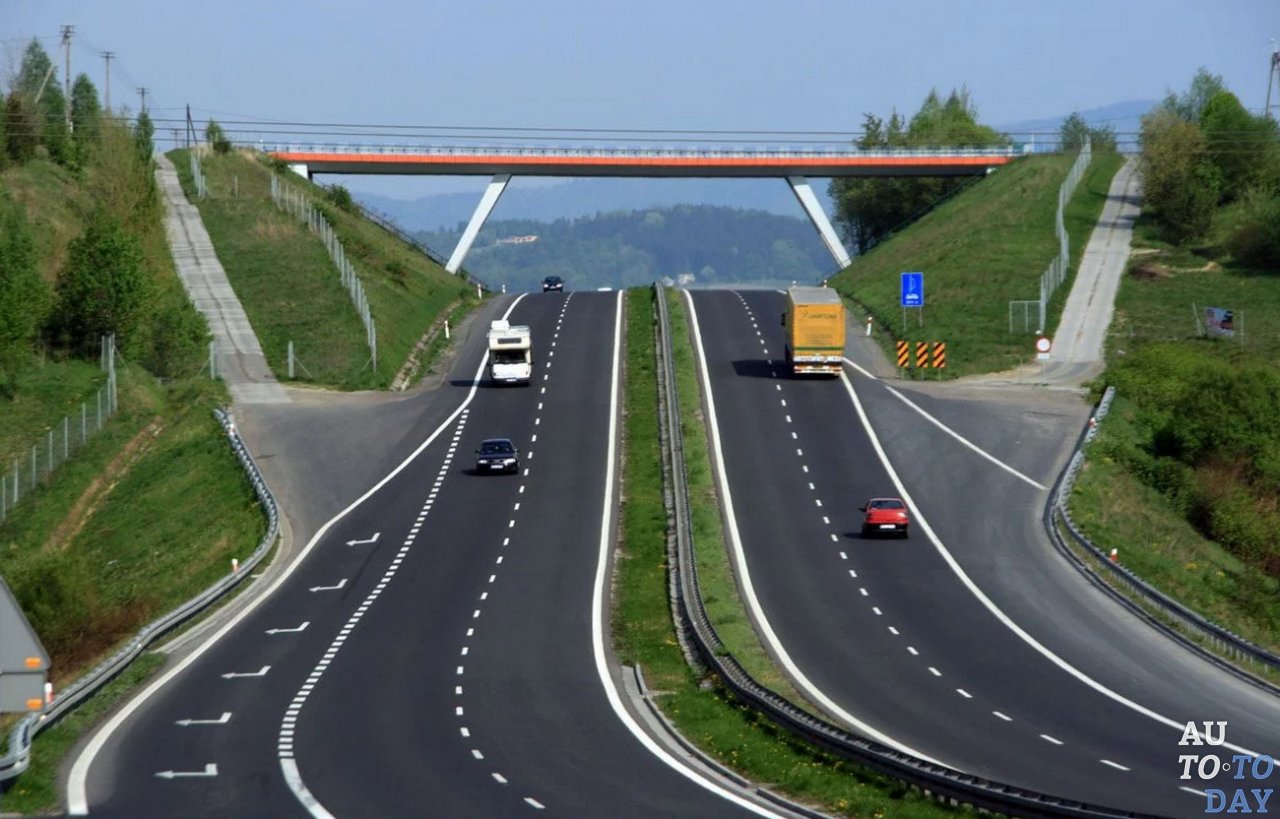 Транспорт на автомагистрали