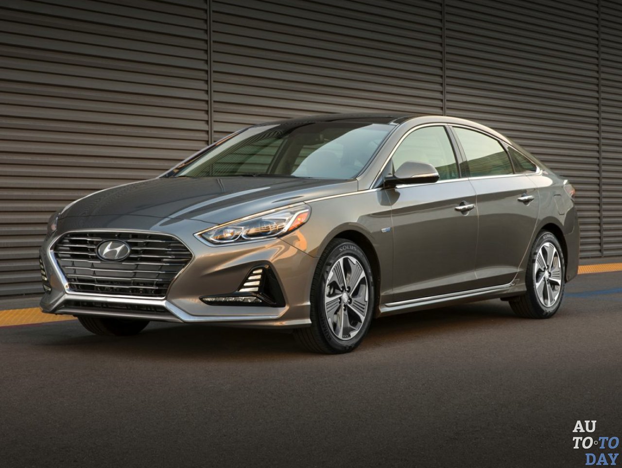 Hyundai анонсирует загадочную модель для Европы Hyundai анонсирует загадочную модель для Европы