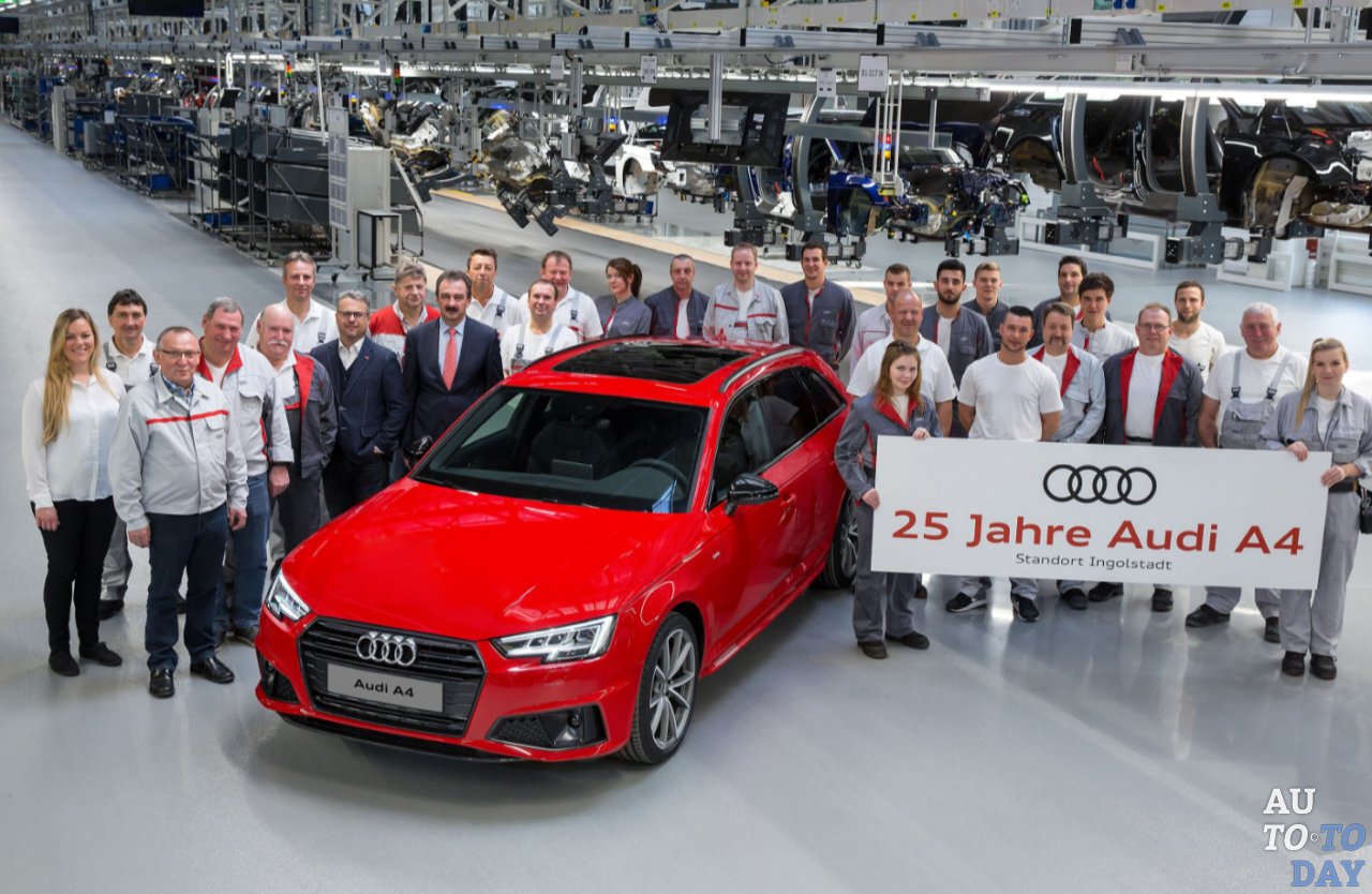 Audi празднует 25-летний юбилей моделей RS Audi празднует 25-летний юбилей моделей RS