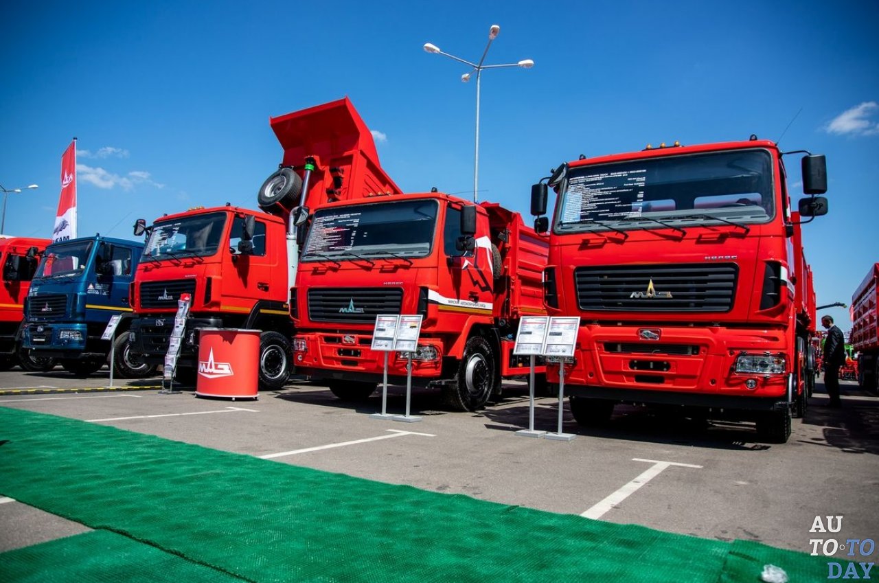 КрАЗ обошёл МАЗ и выиграл крупный тендер на поставку КДМ для Киевоблавтодора