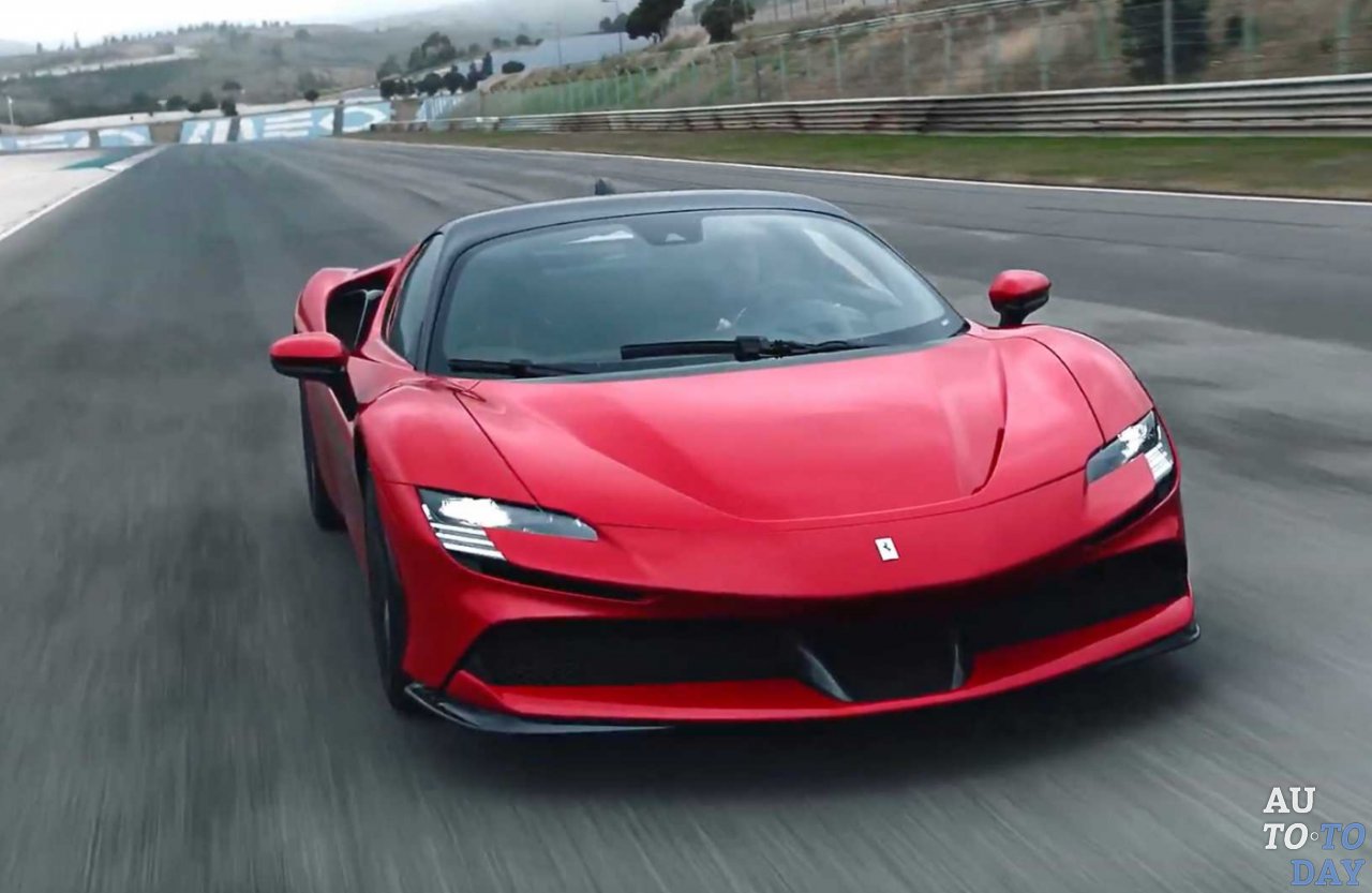 Итальянская компания предлагает заглянуть на мероприятие Universo Ferrari