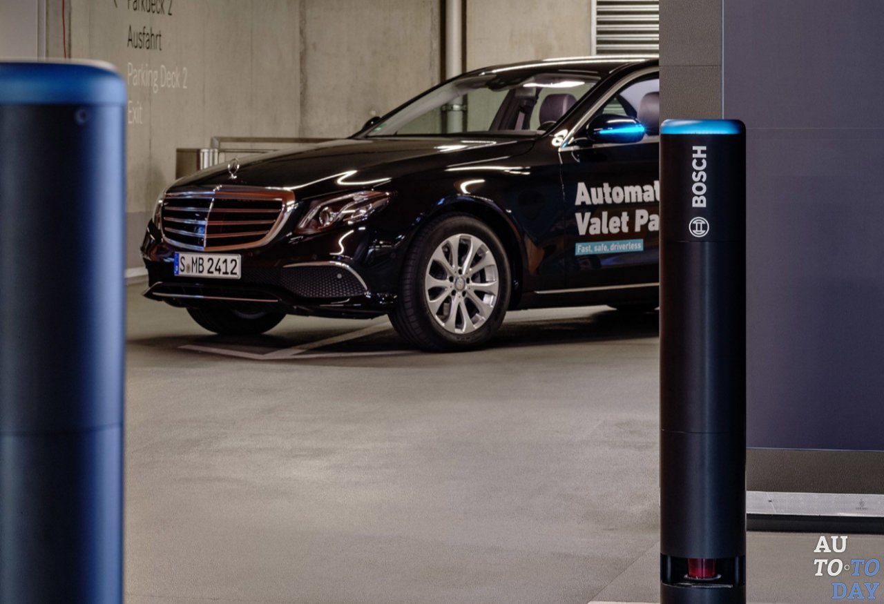 Daimler и Bosch становятся на шаг ближе к автономной парковке Daimler и Bosch становятся на шаг ближе к автономной парковке