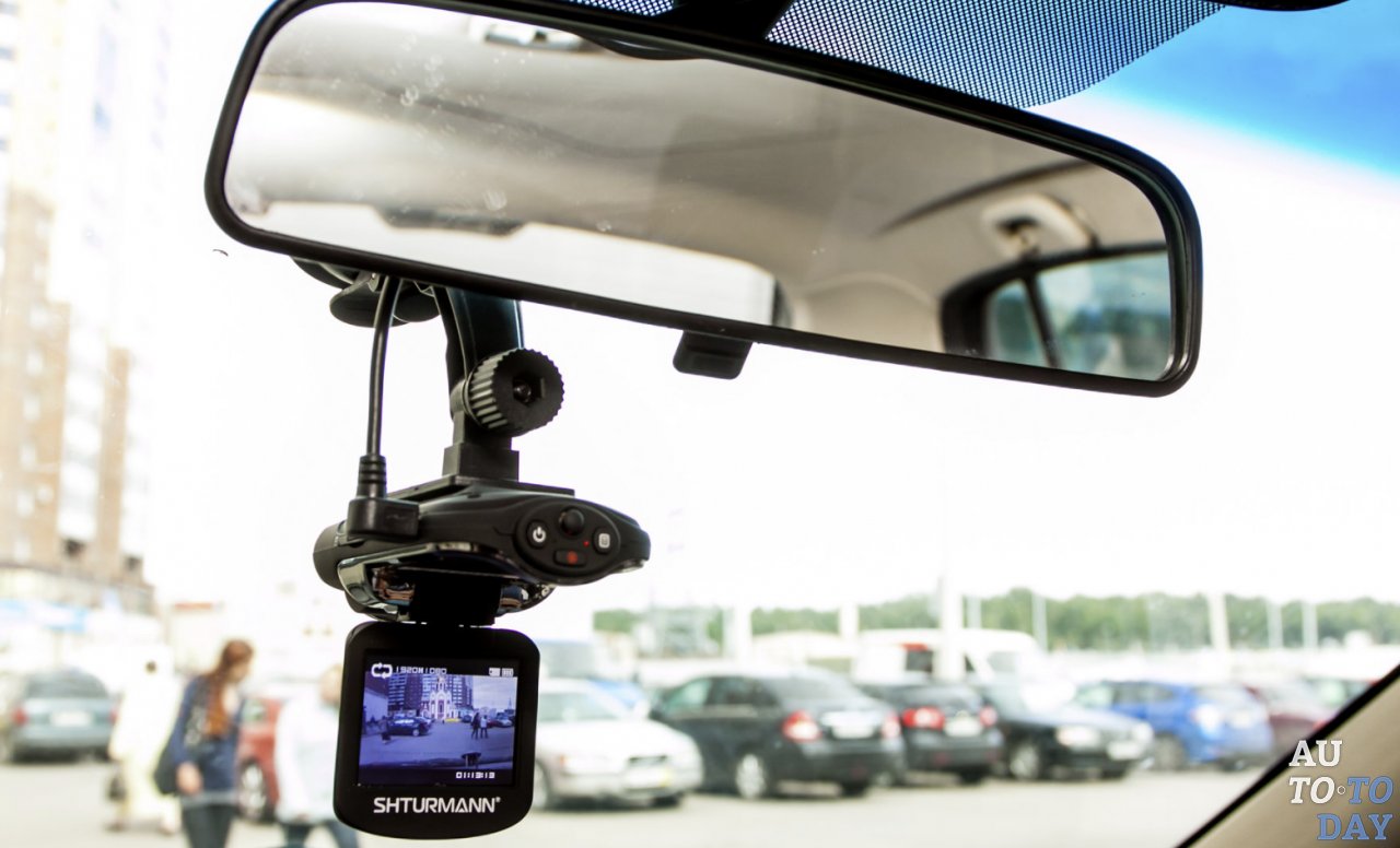 Видеорегистратор в машине