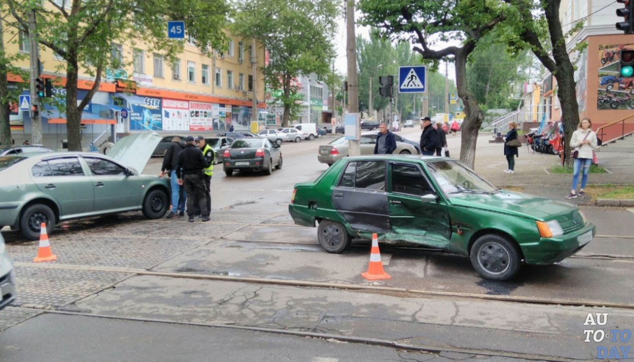 ДТП на трамвайных путях ДТП на трамвайных путях