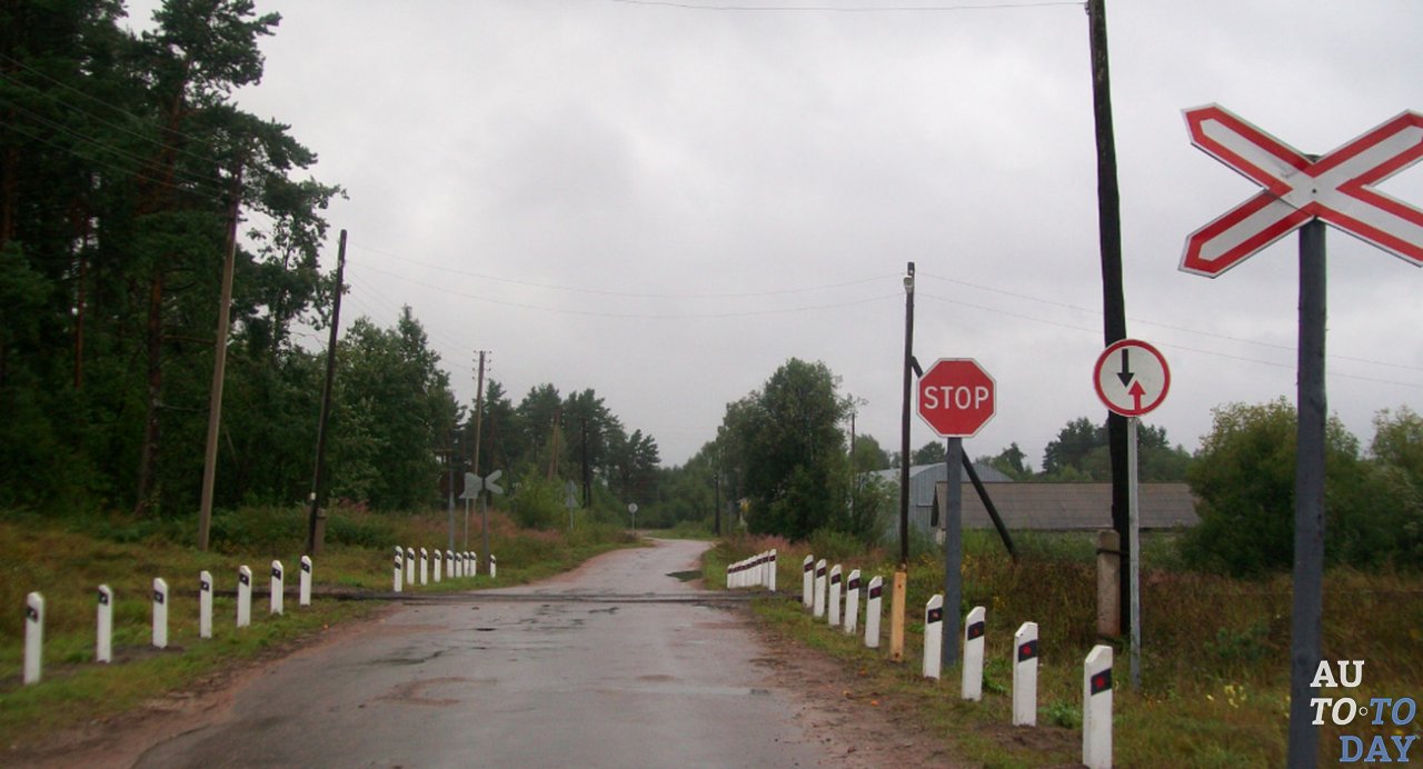 Нерегулируемый железнодорожный переезд