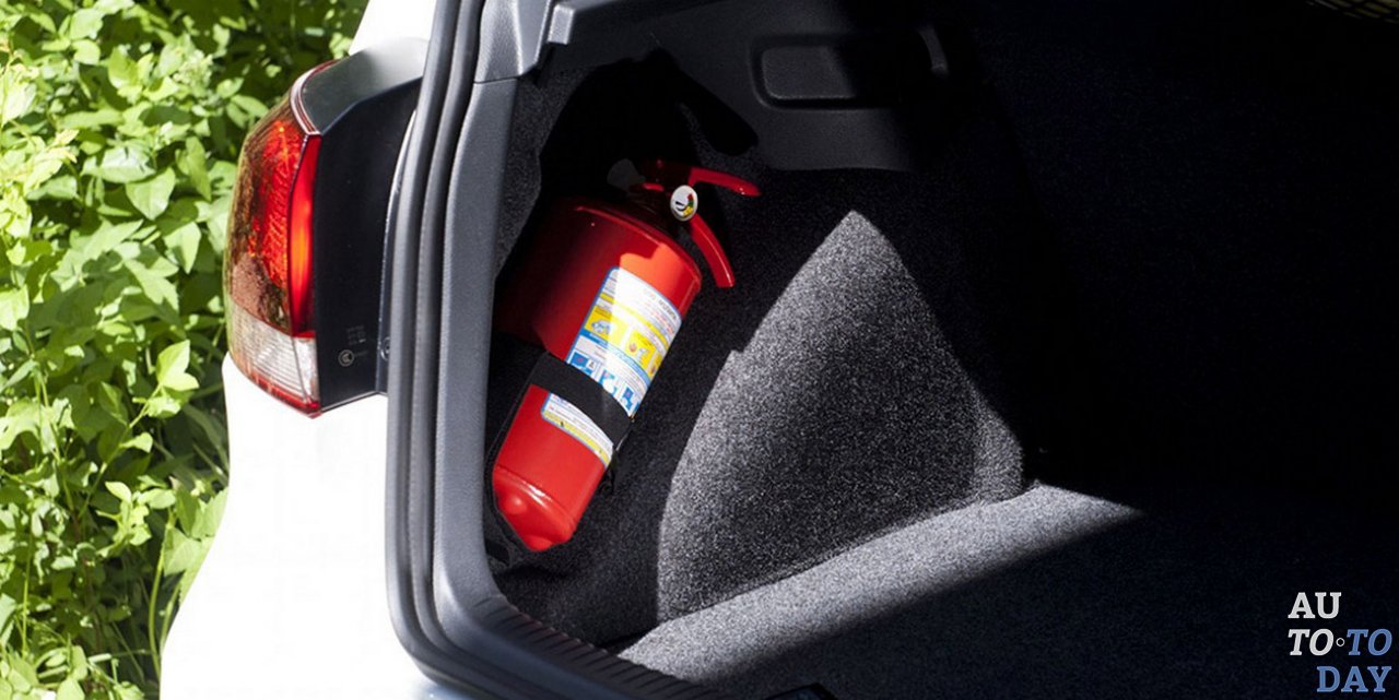 Огнетушитель в машине Огнетушитель в машине