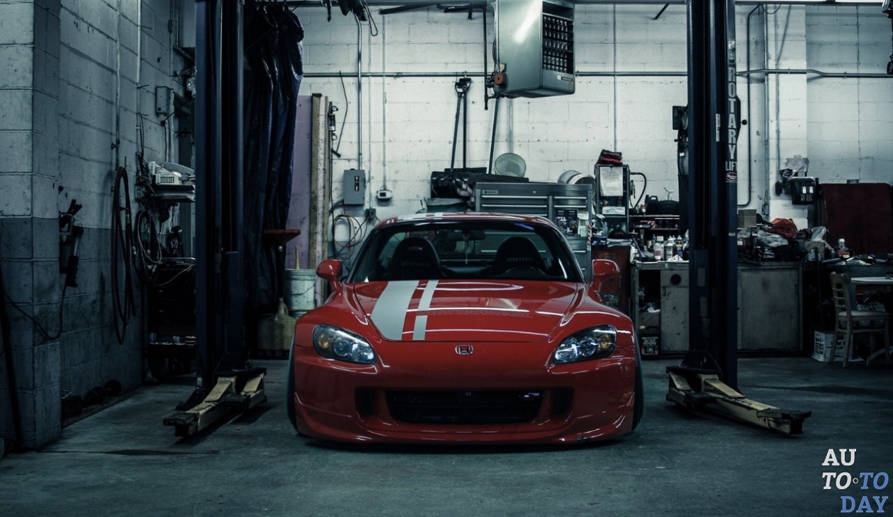 Автомобиль на СТО Автомобиль на СТО