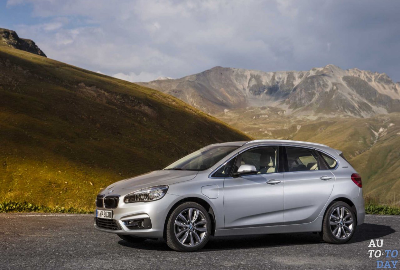 Гибридный BMW 225xe Active Tourer укомплектован новой батареей